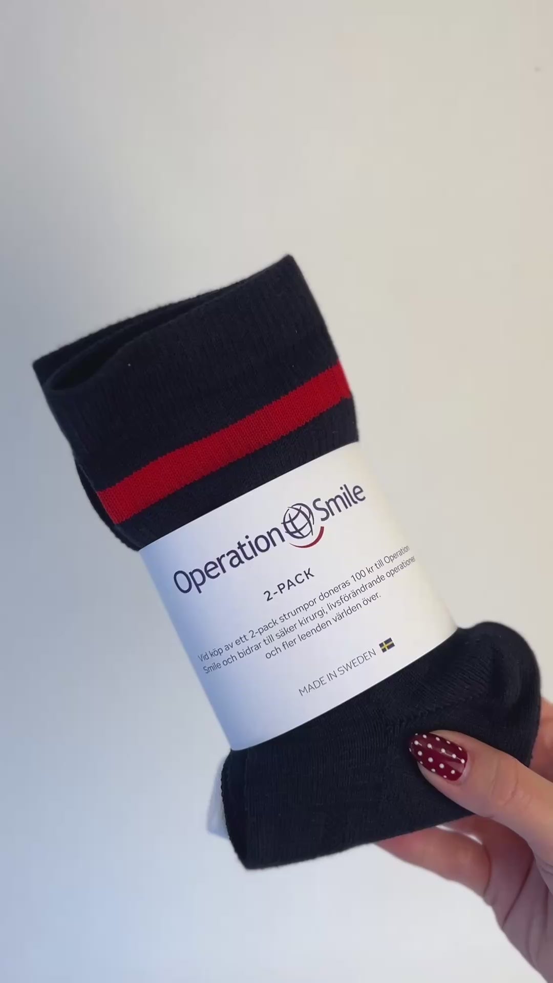 Strumpor i samarbete med Operation Smile där 100 kr går till Operation Smile. 2-pack strumpor